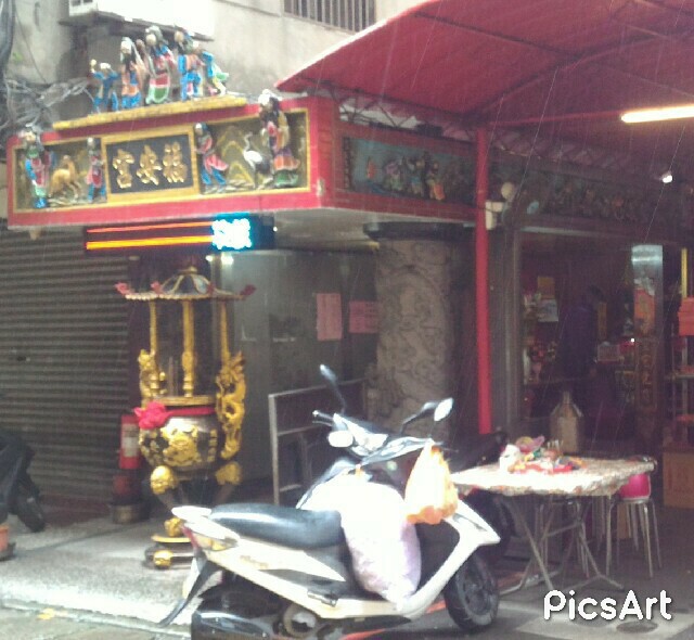 Article : Entrer dans un temple et prier – Mais pourquoi diable ?